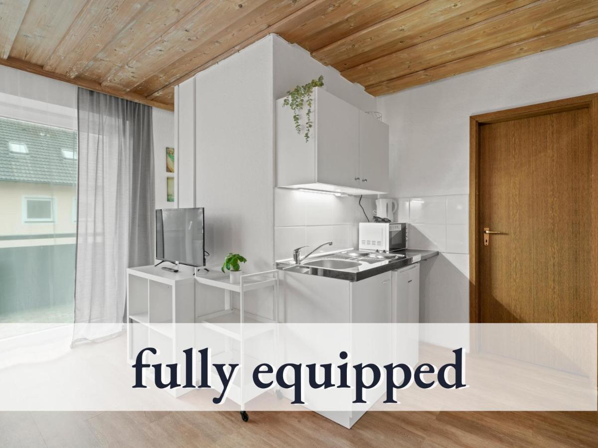 Sehr gemütliche Ferienwohnung in bester Lage mit großem Sonnenbalkon l Innenstadtnähe l 1 Minute zum Bahnhof l Küche l TV l Free-WLAN l Willkommen im Hallo!-Apartment 8 Bad Wörishofen Exterior foto